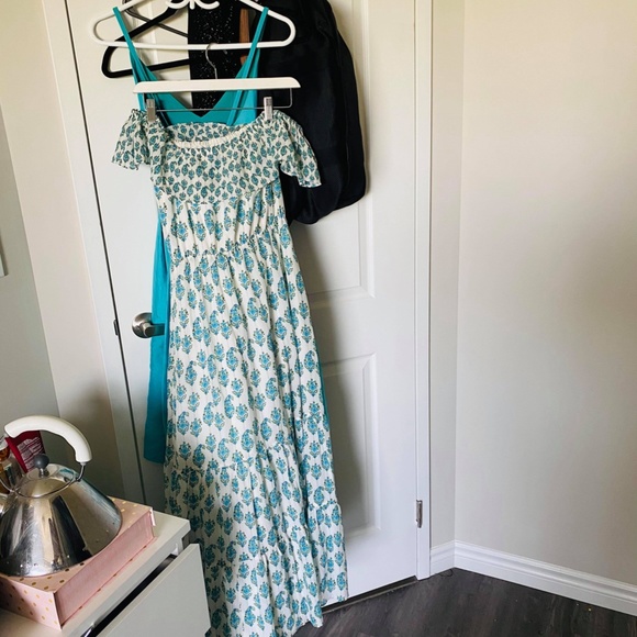 Off Shoulder Maxi - Picture 3 of 3